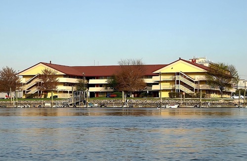 Secaucus House | Making The Best Memories Along The Way! Free Parking, Budget-friendly Property