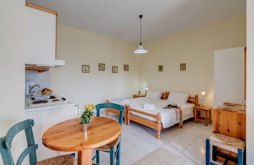 Makry Gialos Apartment | Makrigialos: High standard property, studio flat by the sea