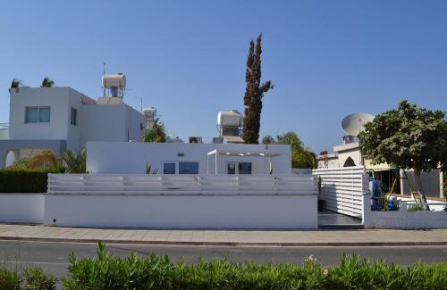 Ayia Napa Apartment | Makronissos Beach Studio