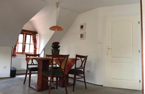 Mnisek pod Brdy House | Malá Svatá Hora - penzion & restaurace