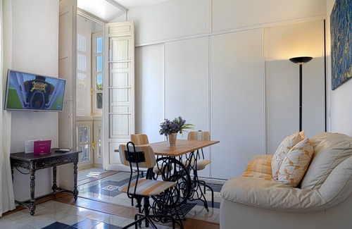 Campos Eliseos Apartment | Malagueta - Reding Studio