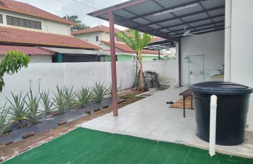 Kapar House | Malay Homestay di Meru, Klang