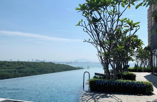 George Town Apartment | Malaysia Penang Urban Suite - 1BR+2Bath - 600mbps WiFi Kitchen Pool Gym