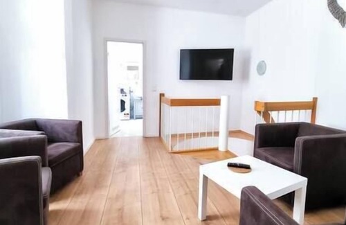 Plauen Apartment | Malerische Maisonettewohnung mit Zwei Balkonen