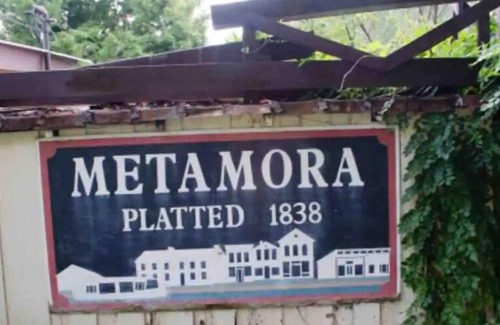 Metamora Cabin | Mallard Family Suite - Duck Creek Inn - Metamora