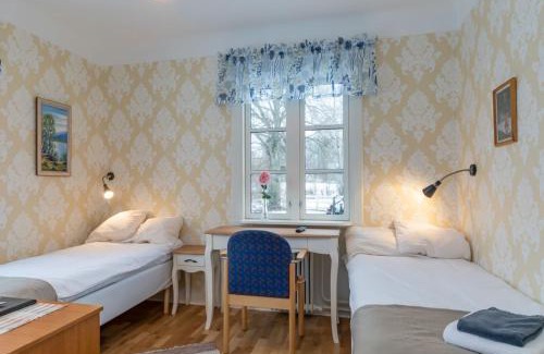 Strangnas Municipality Bed & Breakfast | Malmgårdens vandrarhem B&B
