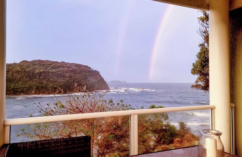 Malua Bay House | Malua Bay Beauty | Pet-Friendly, Waterfront, Mins to Cafe | Wifi & Pool Table