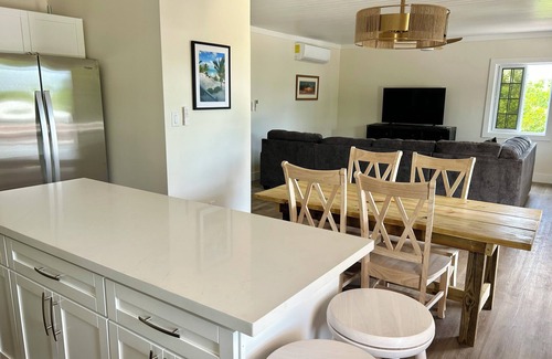 Rainbow Bay Cottage | Mama Lou's Hide-A-Way