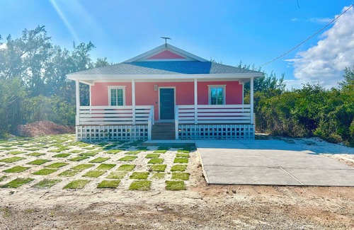 Rainbow Bay Cottage | Mama Lou's Hide-A-Way