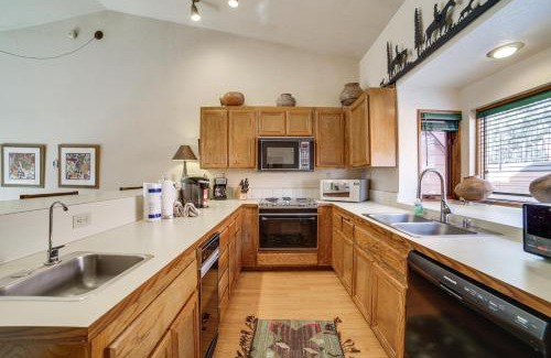 Mammoth Lakes Apartment | Mammoth Lakes Condo Walk to Village and Gondola!