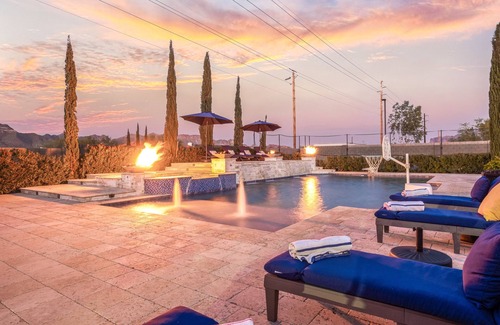 East Mesa House | Man O Man! Hot Pool Mega Home in Mesa!