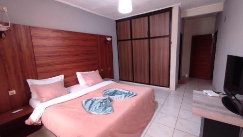 Yaounde Apartment | Manager of guest house de luxe