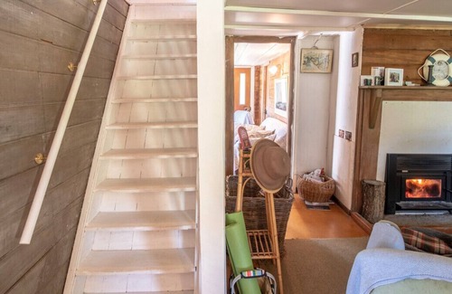 Robinsons Bay Cottage | Manaia Cottage - Akaroa Holiday Home