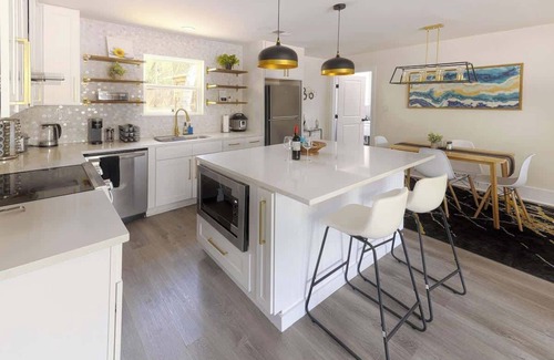 Onion Creek Meadows House | Manchaca Meadows Villa | Pool | Spa | 15 min DT