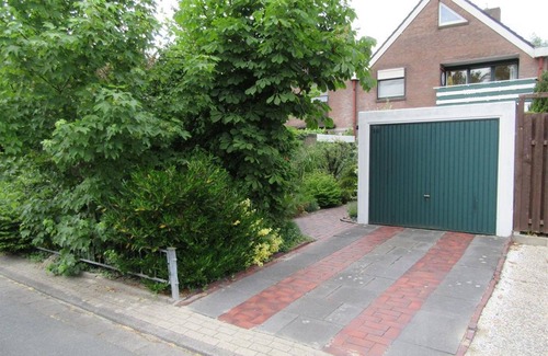 Emden House | Manfred Ulferts Feha Drossel - vacation home, shower, WC, 4 bedrooms