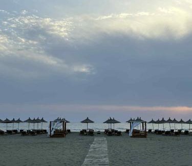 Mbrostar-Urë Hotel | Mango Beach and Hotel
