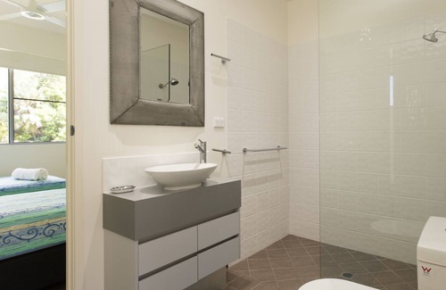 Craiglie Villa | "Mango Beach" Port Douglas Private Seaside Villa