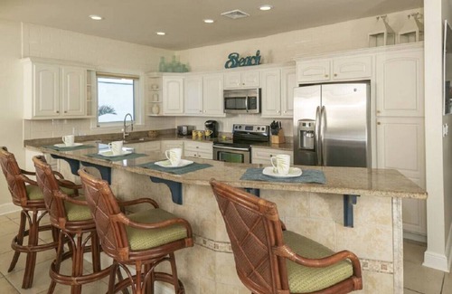 Estate Enighed Condo | Mango Breeze the perfect condo! *generator*