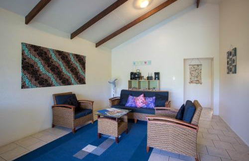 Ngatangiia House | Mango Cottage with AC, Unlimited Wifi and Private pool