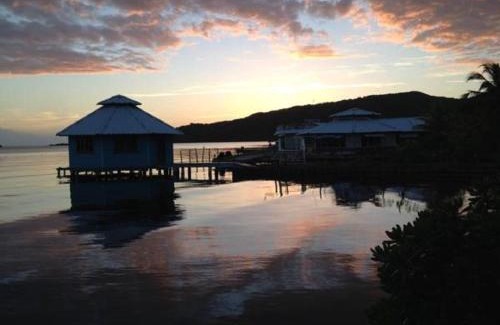 Roatan Resort | Mango Creek Resort