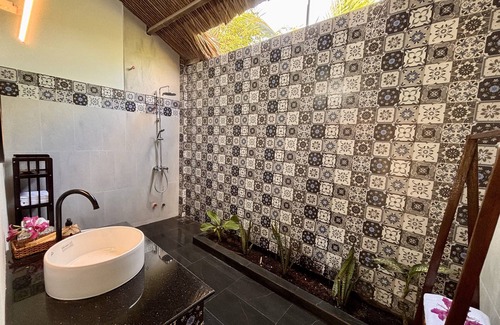 Giong Trom Hotel | Mango Home Riverside