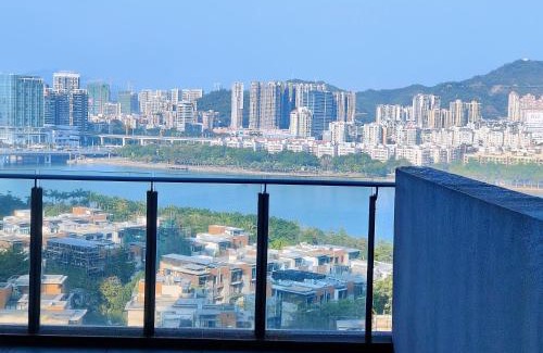 Xiangzhou District Apartment | Mangrove Bay Riverside Hill Riverview B&Bl紅樹灣河畔山河景民宿l豪華五房六床高層山景河景l離華發商都商場和港珠澳大橋及拱北澳門關口10分鐘l離橫琴長隆王國25分鐘l樓下北山古城食街