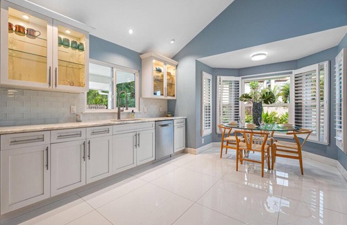 Tequesta House | Mangrove Cove - Waterfront on the Lox! Heated Pool, Putt-Putt, Kayaks