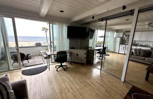 El Porto Apartment | Manhattan Beach Beachfront On The Strand