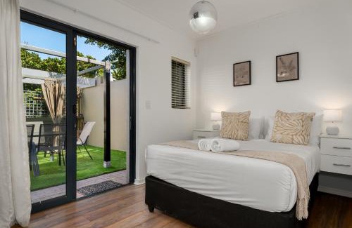 Century City Apartment | Manhattan Wharfside 207