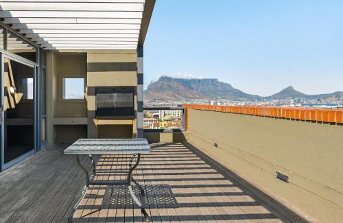 Century City Apartment | Manhattan Wharfside 207