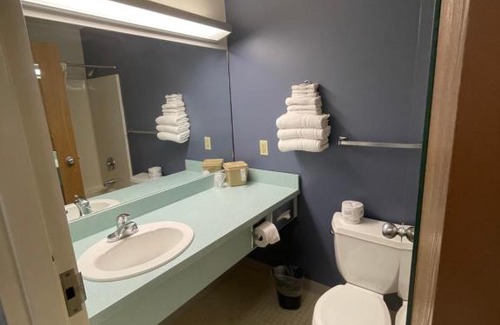 Manistee Hotel | Manistee Inn & Marina