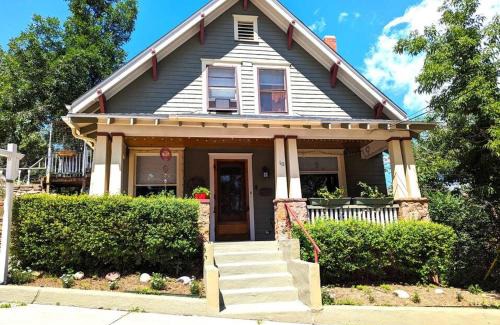 Manitou Springs House | Manitou Springs White Yarrow Inn House
