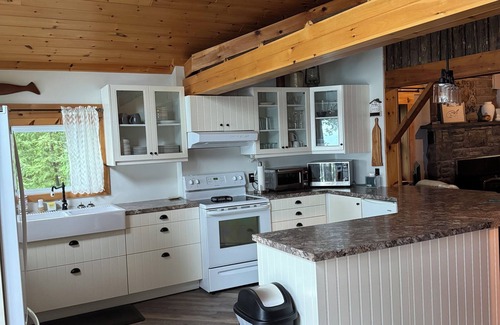 Manitoulin District Cottage | Manitoulin Island-Gorgeous Lakefront with Natural Spring Waterfall