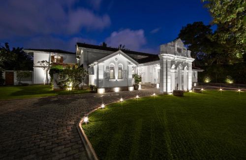 Colombo Resort | Maniumpathy Hotel