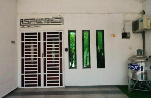 Mukim 9 House | ManMai Homestay Mesra Solat Double Storey