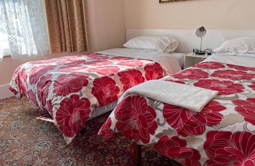 Brooklands House | MANNS GUEST HOUSE