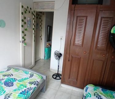 Ibague House | MANOA "Lugar de descanso" HABITACION CON VISTA A LA CIUDAD, FRESCO Y VENTILADO