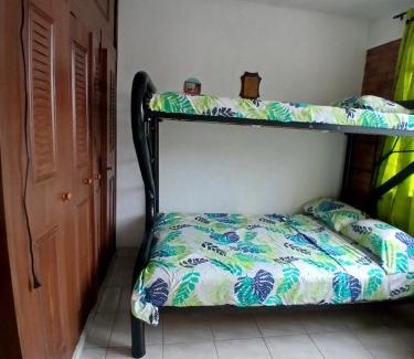 Ibague House | MANOA "Lugar de descanso" HABITACION CON VISTA A LA CIUDAD, FRESCO Y VENTILADO