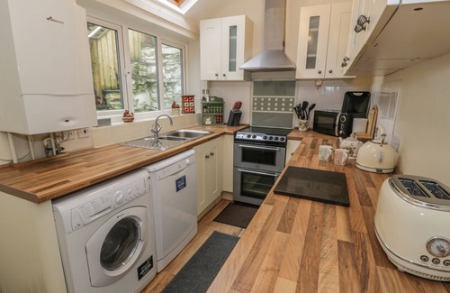 Manod Cottage | MANOD VIEW, pet friendly in Blaenau Ffestiniog
