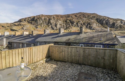 Manod Cottage | MANOD VIEW, pet friendly in Blaenau Ffestiniog