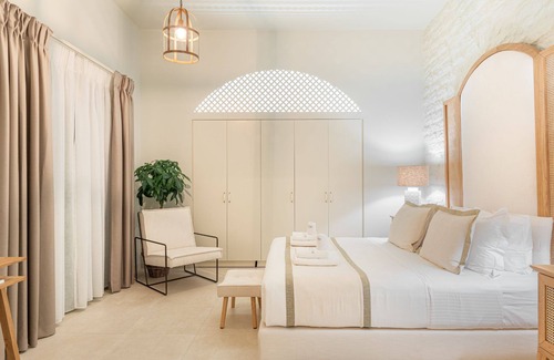 Paleopolis House | Manoglia Suite by Casa Di Fiori Andros Suites