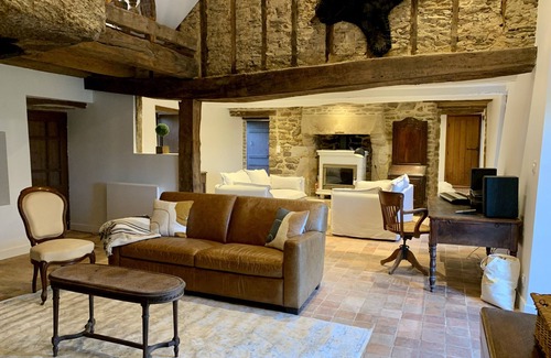 Theix-Noyalo House | Manoir au Bord de Leau Avec Piscine Chauffée