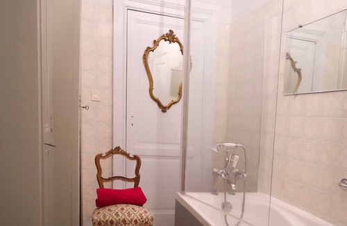 Bourre Bed & Breakfast | Manoir de la Salle du Roc - romantic suite 30 M2 Joséphine, Near Chenonceau