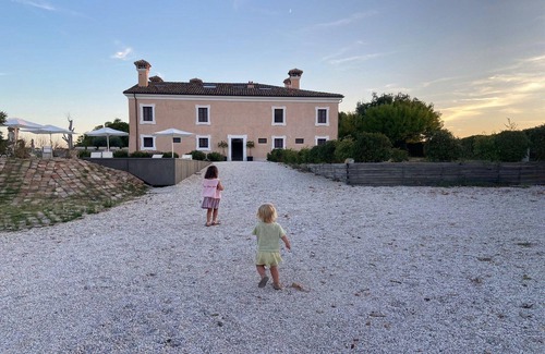 Monsano Apartment | Manor in Marche near Adriatic Beaches