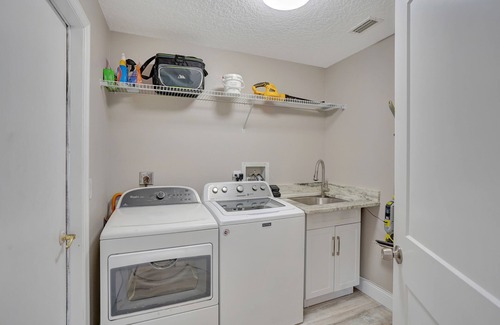 Palm Harbor House | Manor on the Canal/Luxury Oasis/Pool-Hot Tub-Dock