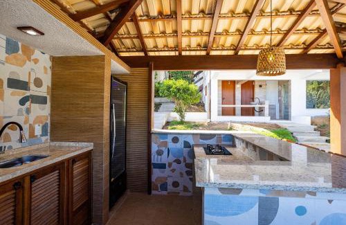 Brava House | Mansão c/Piscina a 400m da Praia Brava|Casa Ayana
