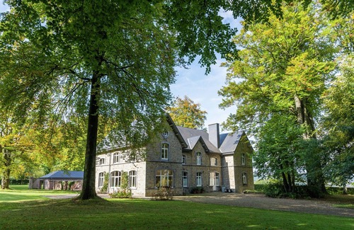 Beau Plateau Villa | Mansion in Beauplateau near Forest