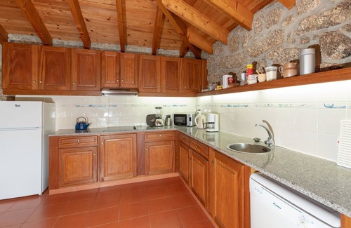 Santa Comba Dao Villa | Mansion in Dão Valley by River Beach
