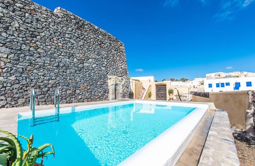 Megalochori House | Mansion Kyani with pool, large terrace and sea view