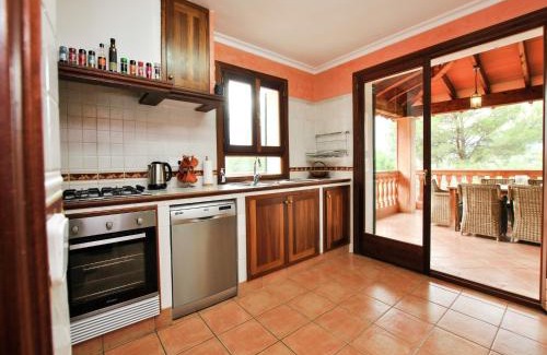 Alaro House | Mansion with Pool & Garden